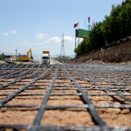 Çift Yönlü Polyester Geogrid 18 Çift Yönlü Polyester Geogrid