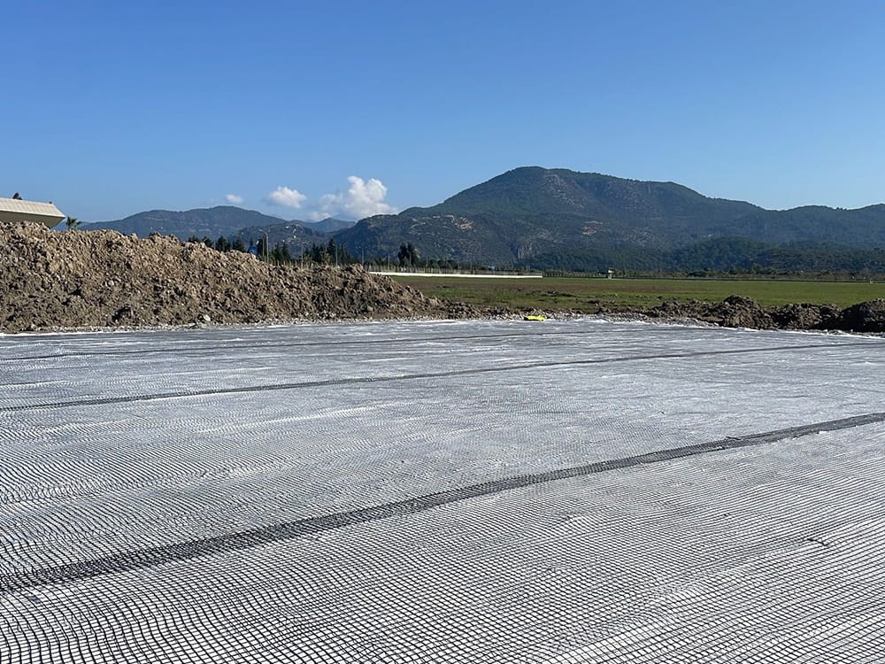 Zemin İyileştirme Çift Yönlü Geogrid'In Avantajları 17 Dalaman Havalimani Zemin Guclendime Banner